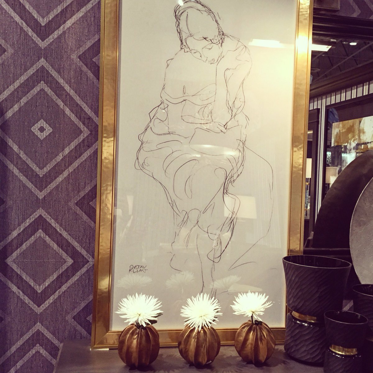 tinalovespinot's tweet photo. Design Intervention @RENOandDECOR design advice Booth4118 #nationalhomeshow #ruleofthree #glenandjamie #stylespots https://t.co/bSUkacuUec