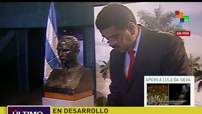 #EnFoto | <a href="/NicolasMaduro/">Nicolás Maduro</a> durante su visita al Memorial José Martí #Cuba |  bit.ly/teleSUR