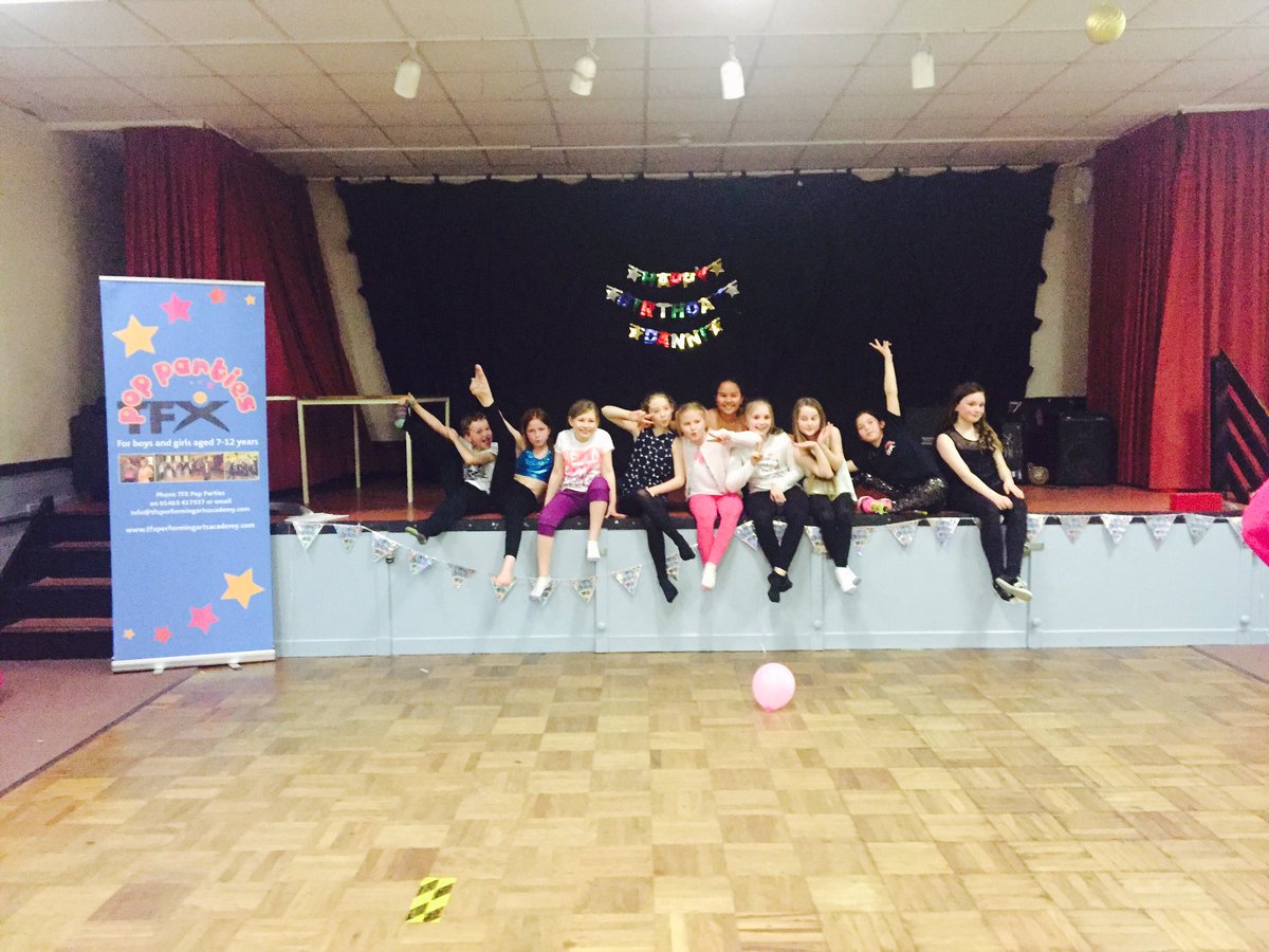 PopPartiesTFX's tweet photo. Another fantastic Pop Party Princess Danni 🎂🍭 https://t.co/9PbbanbdiF