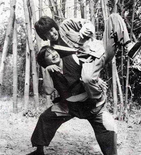 easternheroes1's tweet photo. Just monkeying around
#samoHung and #YuenBiao https://t.co/c2GBex2Kvo