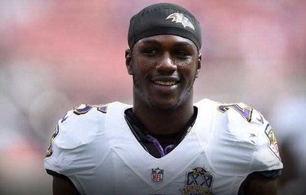 BleacherReport's tweet photo. Tray Walker, Ravens CB, dies at age 23 after motorcycle accident https://t.co/YW8G3REmyi https://t.co/w6QSrHJFAe