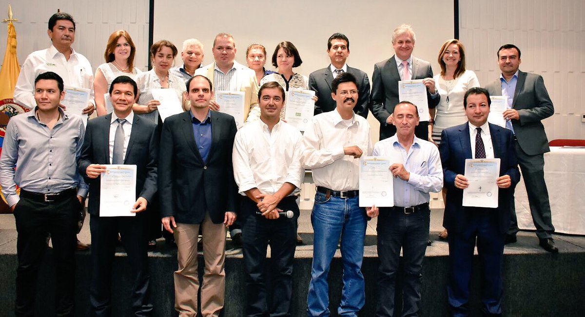 sicsuper's tweet photo. Grupo de inventores santandereanos, reciben sus certificados de Marcas y Patentes durante el marco de #PIMóvil. https://t.co/Cz9fhT818a