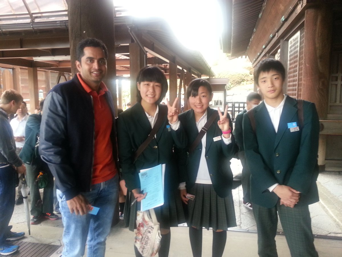 jsomgraddean's tweet photo. @jindal_utdallas enjoying time with Tall Grad Students on Japan Trip. https://t.co/FXkJU9QiTQ