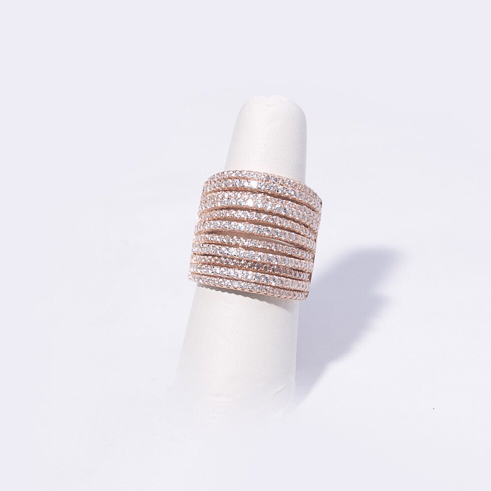 FlawlessCut's tweet photo. Make a statement with "The Dazzler Rose" in rose gold ✨ #flawlesscutdesigns https://t.co/GSQ1wzsUuX