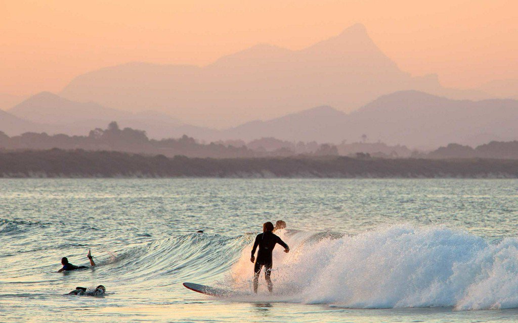 TravelLeisure's tweet photo. Learn to Surf at the Best Beginner Spots in the World https://t.co/GOlCQauIAg https://t.co/2aQHN8HTpG