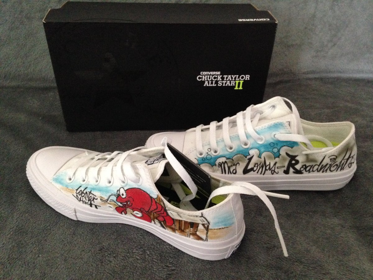 darkdayze13's tweet photo. #converse #custom #darkisseddayze #chucktaylor #allstar https://t.co/xfEMDJg5p8
