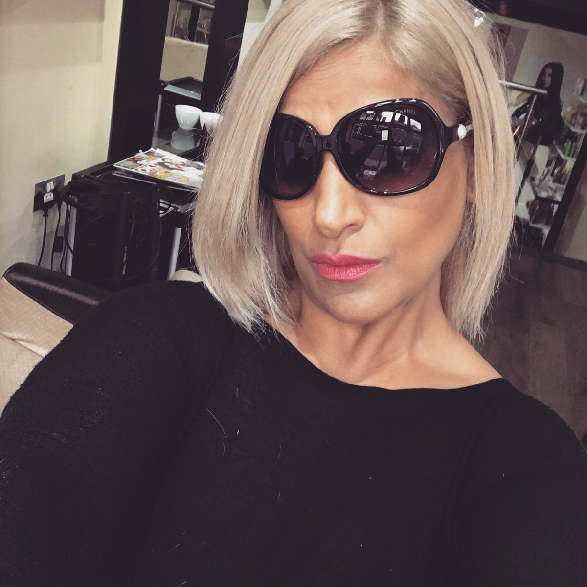 chatterboxdiva's tweet photo. Love my new hair colour! @sy1hair ! @mound_julia @sy2thesalon @sy2beauty  😘😘😘 https://t.co/HcodasXHPj