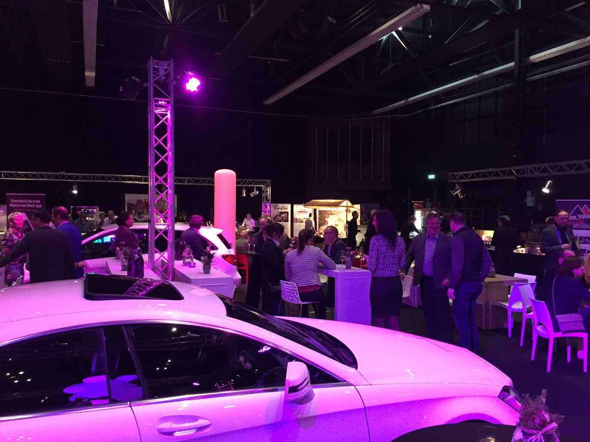 autovanbeek's tweet photo. 1000 prachtige mensen op @proefsteenwijk Bedankt voor de mooie avond en op naar volgend jaar... #rotary #goededoel https://t.co/y0WCyOharH