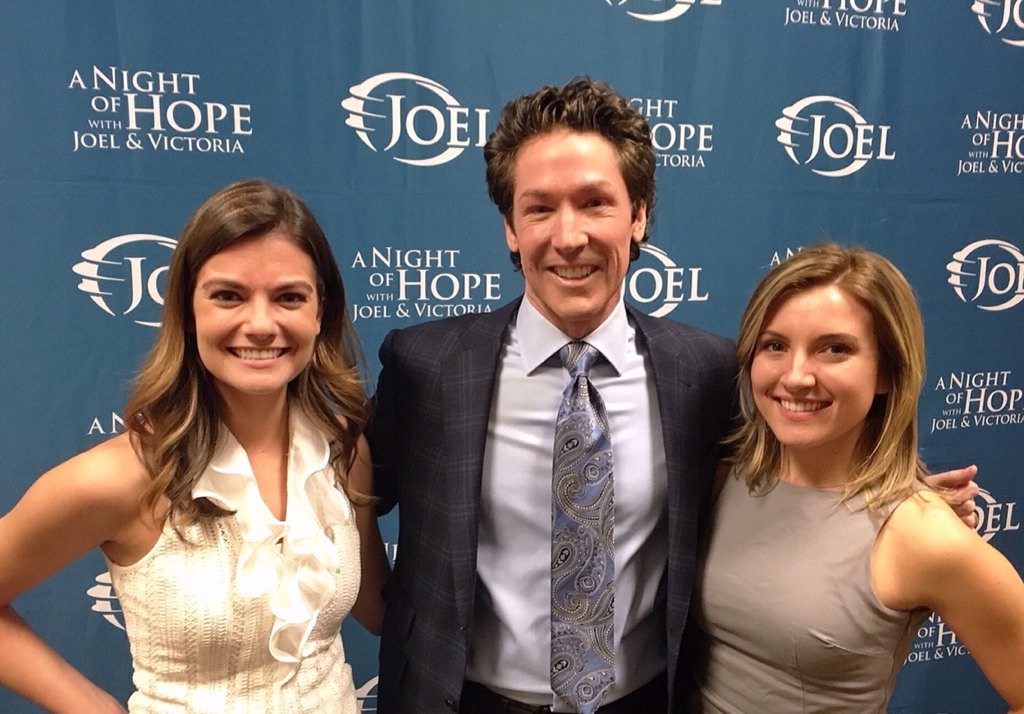 When you meet the person who has saved you thousands of dollars in therapy. <a href="/ChasingNews/">Eire2023</a> tonight! #thanksjoel