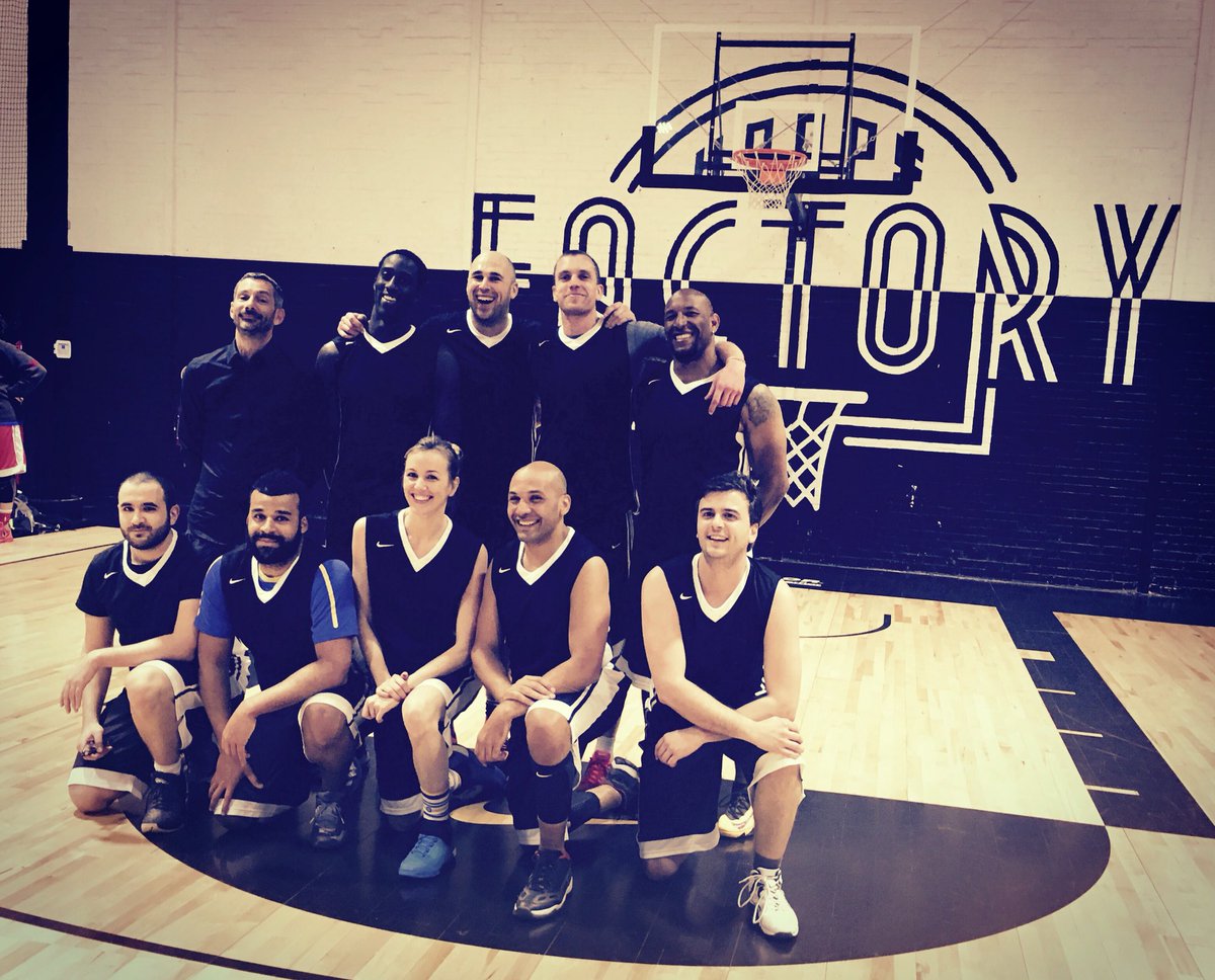 AuroreVain's tweet photo. #SurfaceUNLTD yeahhh!! notre team @beinsports_FR en FINALE contre @machainesport !! 🏀🏆 https://t.co/zYSzAO106b