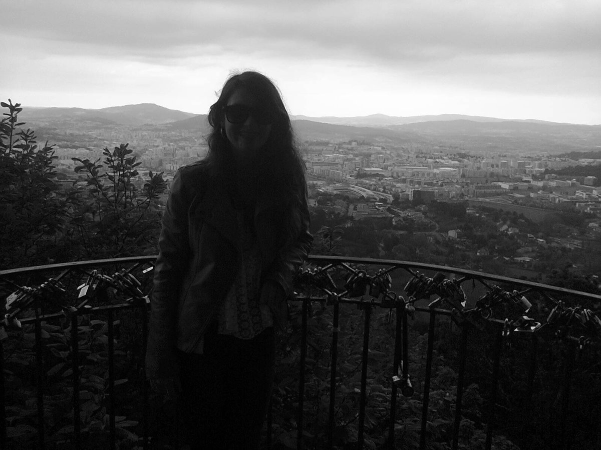 Nata_Enes's tweet photo. #Braga #Lindo #Cadeados #AmorParaSempre *.* <3 https://t.co/HXdBjDPtr1