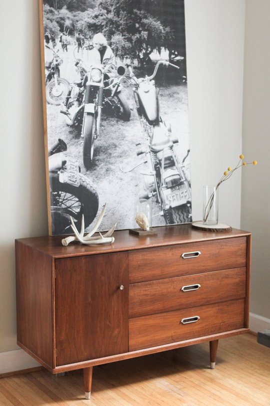 Do you have some furniture that needs a little love? Discover these amazing DIY fixes. ow.ly/Z0gA2