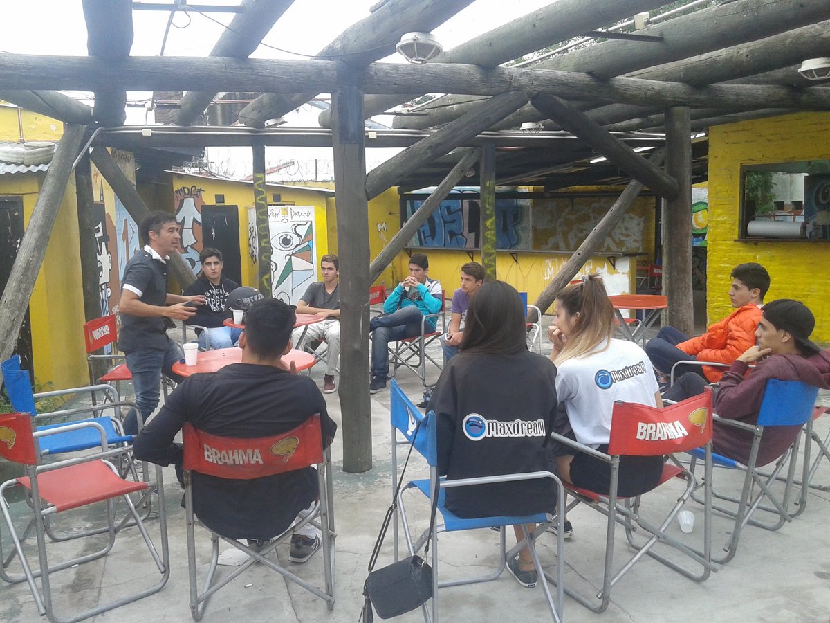hernannannito's tweet photo. Juntadita con el team! #HayEquipo #SomosLaEmpresa #Gamuzone @mxd_zonanorte #DaleQueDale https://t.co/jtNaR9z16H