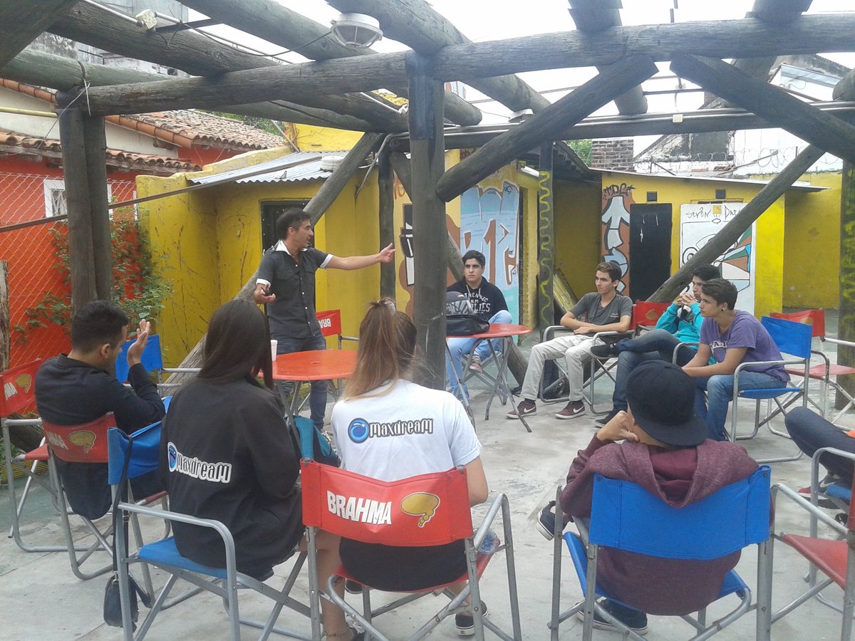 hernannannito's tweet photo. Juntadita con el team! #HayEquipo #SomosLaEmpresa #Gamuzone @mxd_zonanorte #DaleQueDale https://t.co/jtNaR9z16H