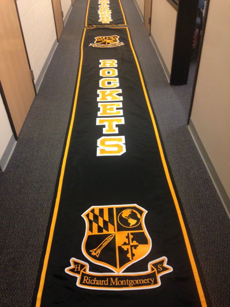 Listening2Lead's tweet photo. Class of 2016: these banners are coming to a graduation near you! @rm_sga https://t.co/UGdtqCFNaR