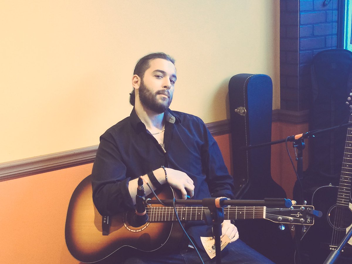 jesse_alarcon's tweet photo. #BramptonSHOWS Acoustic Night w/ @AcidtoneMusic @CultureRising @lacatrinamf // https://t.co/K5nl5svALK https://t.co/jLCrqSncvh