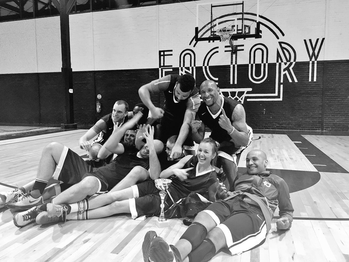AuroreVain's tweet photo. 🏆🏆🏆 @beinsports_FR Champions du #SurfaceUNLTD !!!!!!! Bravo à toute la team vous avez été au top 👏🏽👏🏽 #HoopsFactory https://t.co/BHS8Yg7bzC