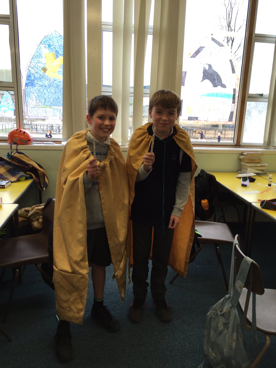 traceymurray__'s tweet photo. @BanchoryPrimary 
Never too old for dressing-up
#sewingmachineskills 
#harrypotter https://t.co/APpxiD7Gmw