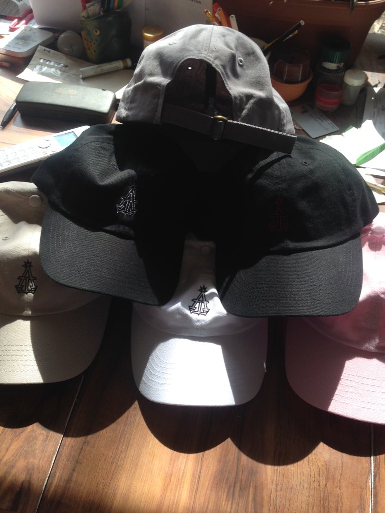 AbsentInfluence's tweet image. We will be selling 1 color of each of our new hats at tonight's event!! 
Come thru for the first release