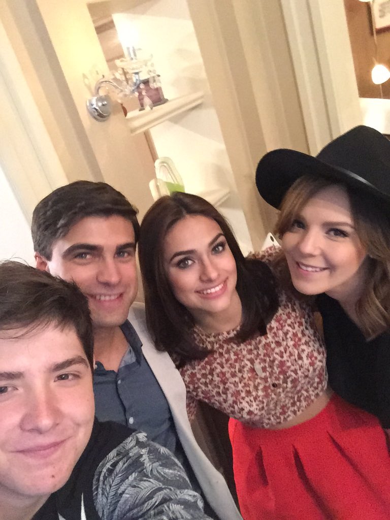 Renotni's tweet photo. Miren quienes vinieron a visitarnos hoy al foro!! @PAUYDAVO, ellos cantan la canción de #PatoLuca en @SuenoDeAmorOf https://t.co/Z7t5Dj9gxq