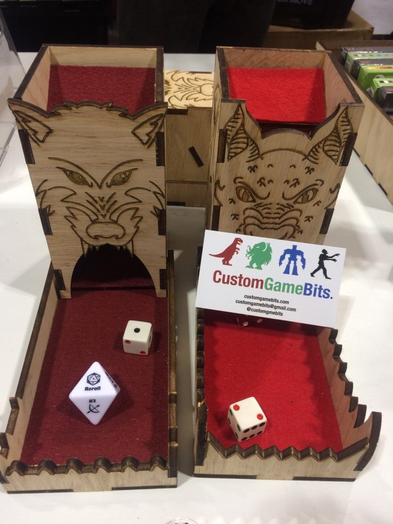 JadeGamingNews's tweet photo. Check out @CustomGameBits at Toronto Comic Con! Still using our jumbo #characteroftheday race die! https://t.co/j7uG0kVez9