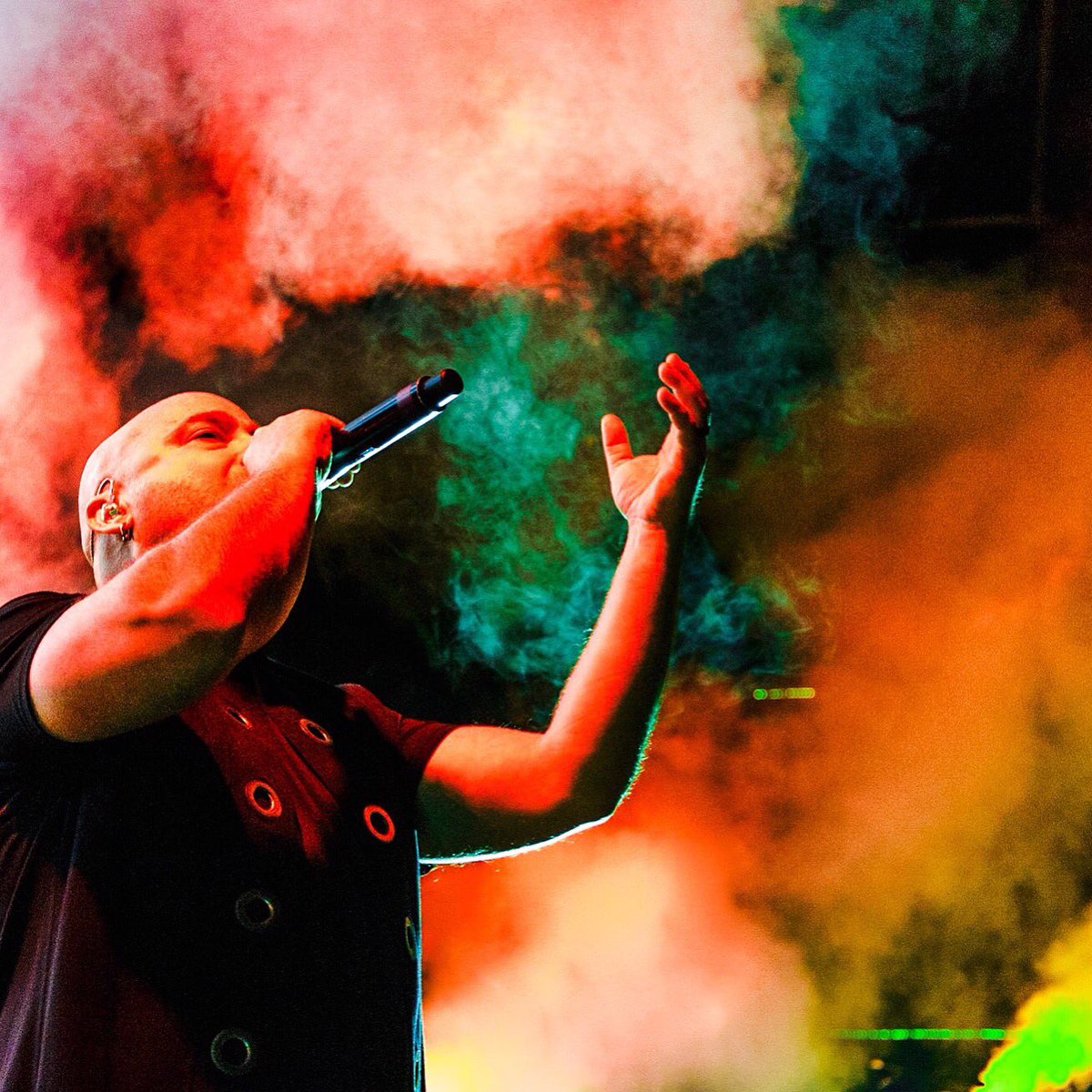 listeners_voice's tweet photo. @Disturbed! Review coming your way shortly from their sold out show in the OC. #disturbed #metal #listenersvoice https://t.co/8LqWqqnh9X