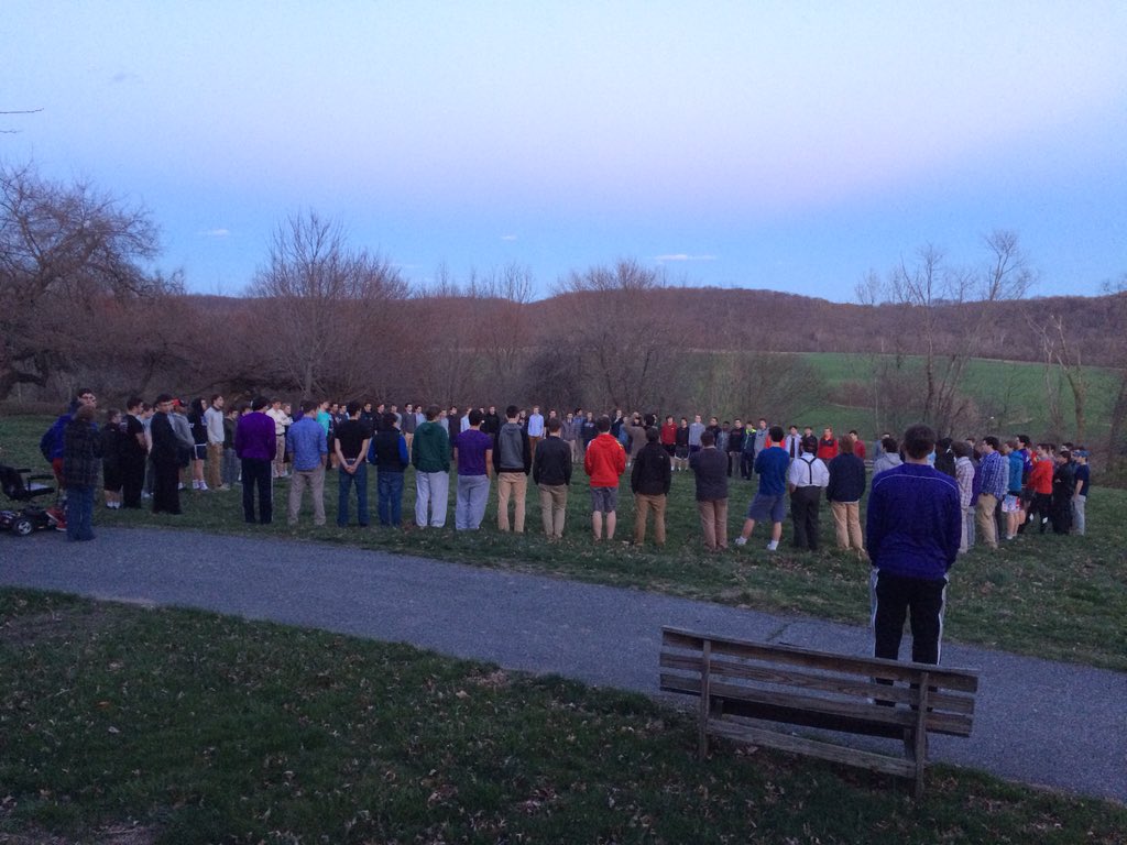 TheJasonator's tweet photo. @MSJGaels MSJ Senior Retreat 2016 Has Started! #brothersforlife https://t.co/CrV2xcZbxg