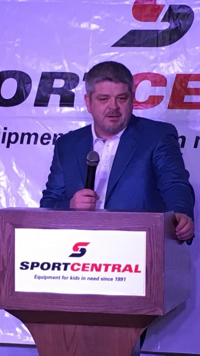 SportCentral_AB's tweet photo. @EdmontonOilers It's been a special week Thanks Todd McLellan, we could not ask for a better ambassador!  #Oilers https://t.co/cd8Iox3r7E