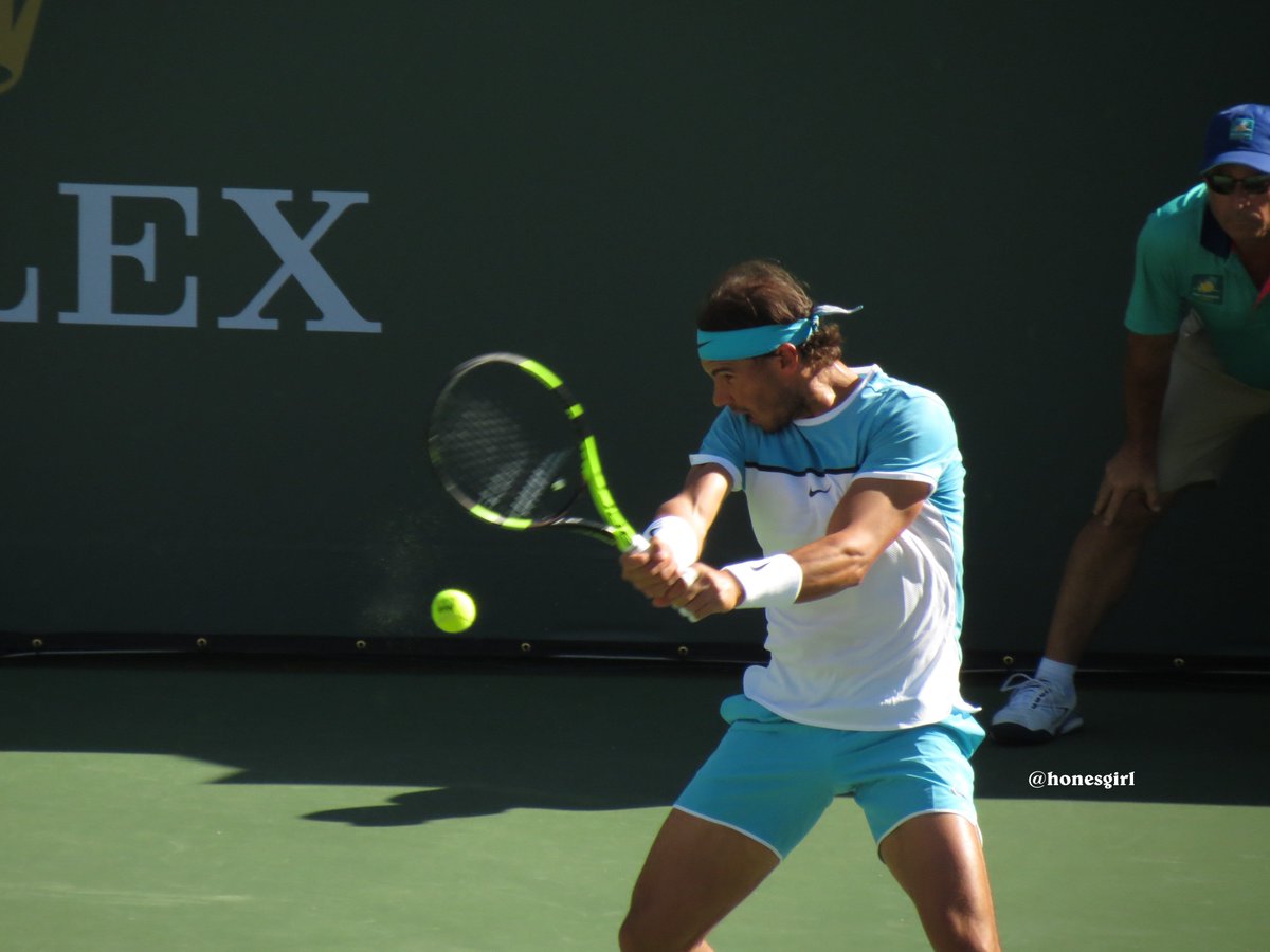 honesgirl's tweet image. a few during the Zverev match #BNPPO16 #VamosRafa #perfectshadows