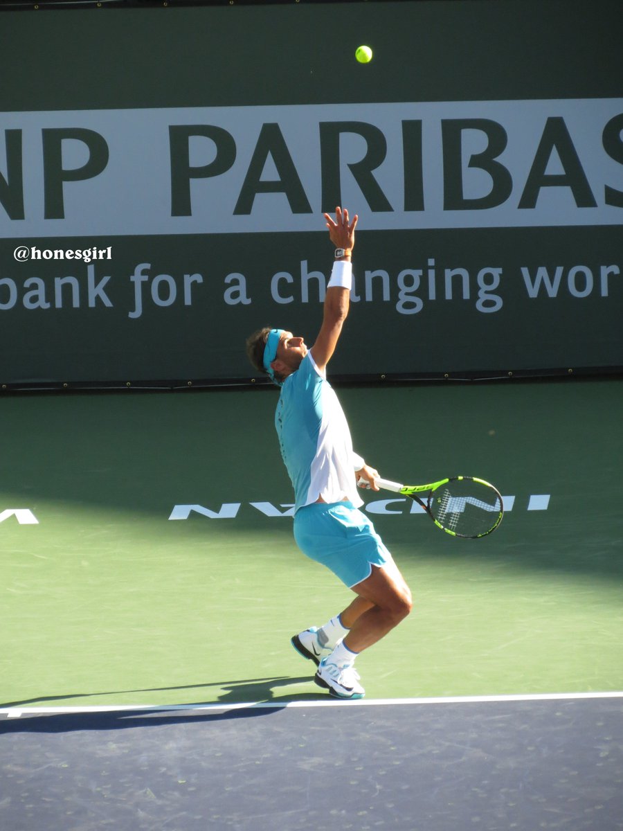 honesgirl's tweet image. a few during the Zverev match #BNPPO16 #VamosRafa #perfectshadows