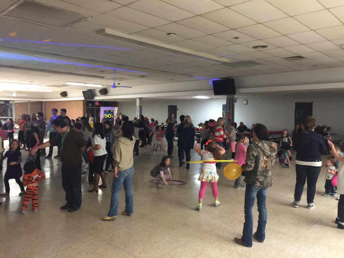 BellflowerPTA's tweet photo. Dancing the night away! #ProjectHope #onceacard #BellflowerRocks https://t.co/N00VJusvvX