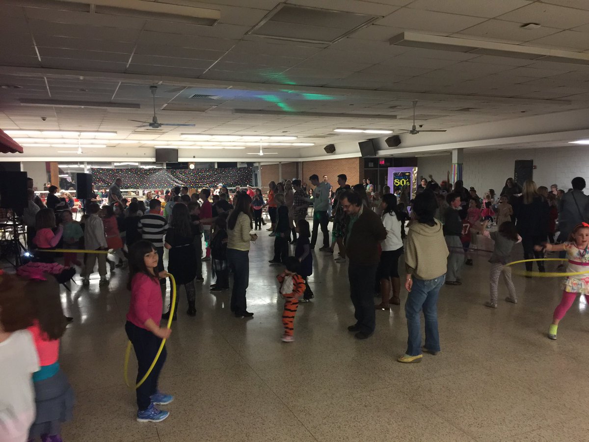 BellflowerPTA's tweet photo. Dancing the night away! #ProjectHope #onceacard #BellflowerRocks https://t.co/N00VJusvvX