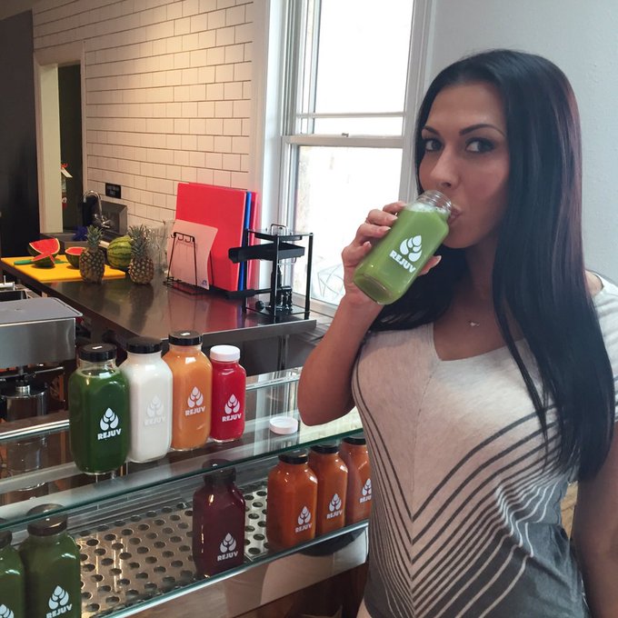 Amazing discovery! My new favorite place @rejuvjuice #greens #coldpressedjuice #healthyliving https://t