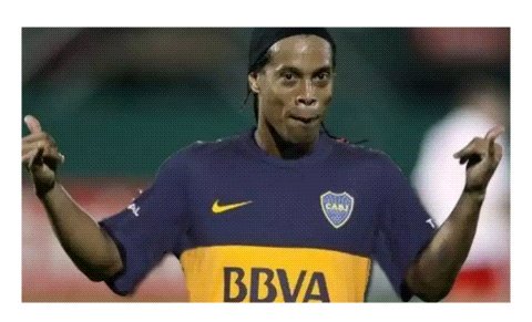 Yo_soyBoca's tweet photo. Cuantos nos habremos ilucionado con ver a ronaldinho así vestido *.* https://t.co/e6OOd8a7o9