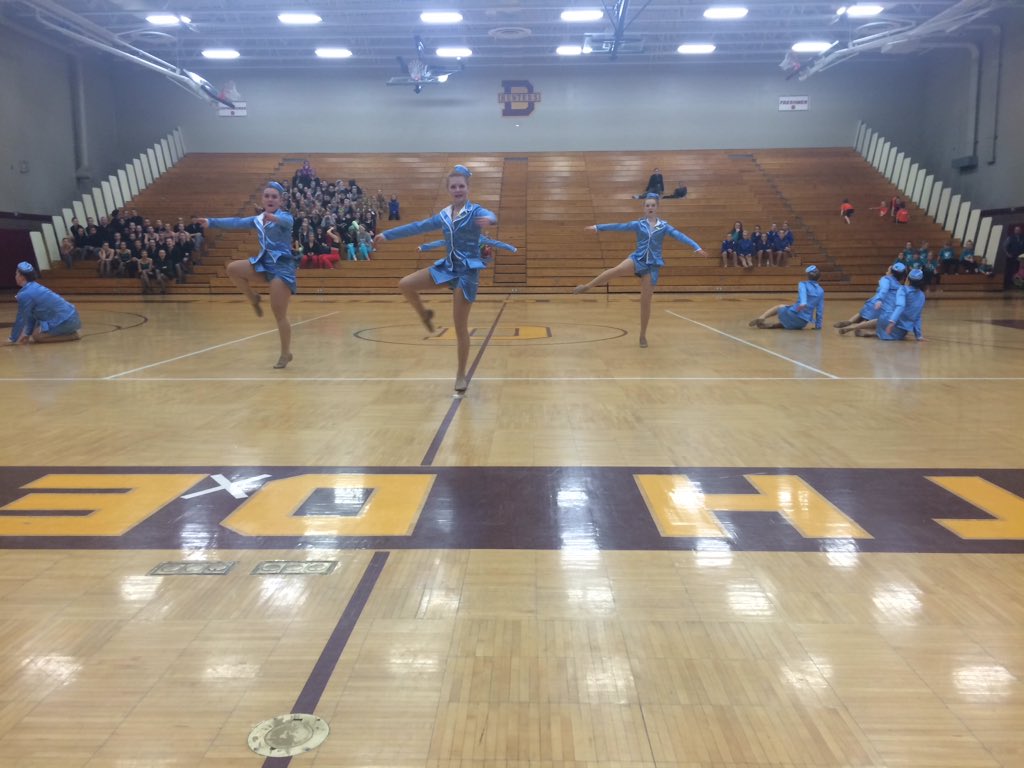 DuluthDenfeldDT's tweet photo. We were happy to fly with you Duluth Dance Center! Thank you for coming to our show! ✈️ https://t.co/3JxTH1eFWt