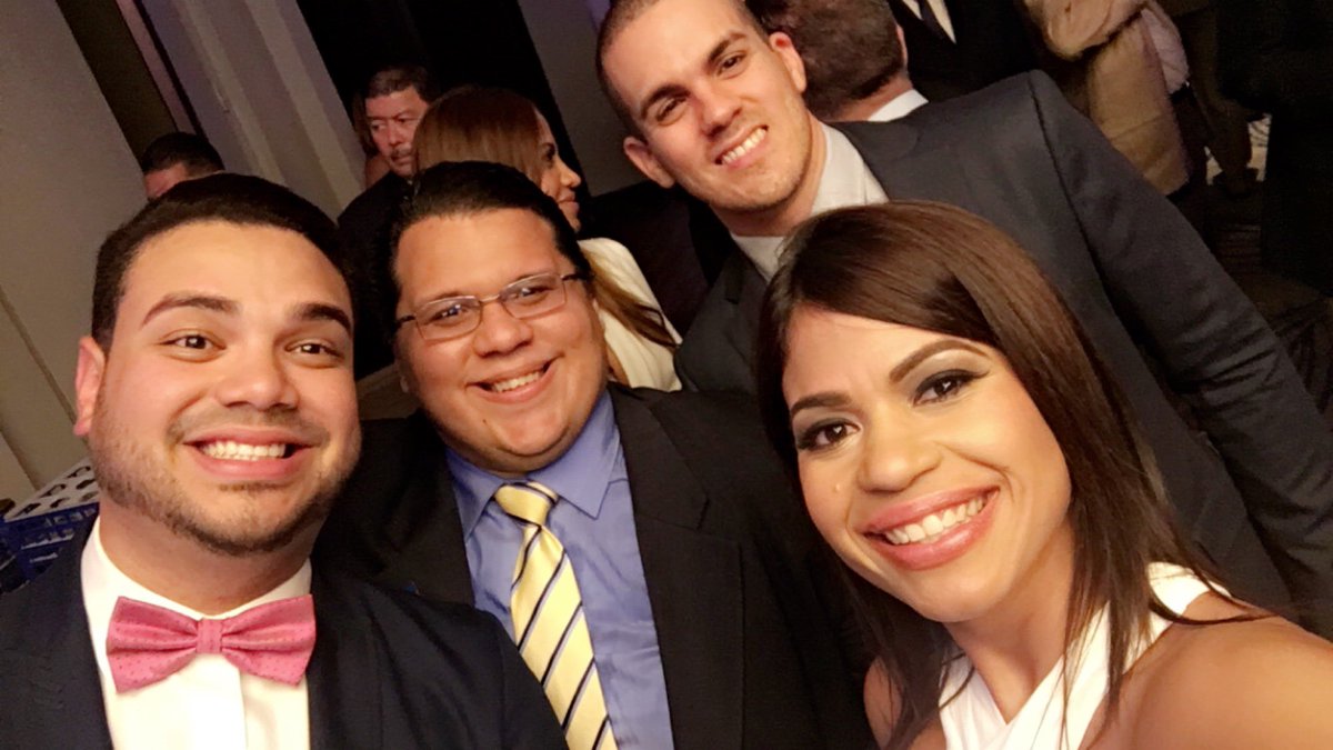 KarimdvG's tweet photo. #latepost #RRBday #quecorillo #todosjuntosya #CaribeHilton https://t.co/Gg12TO2c2E