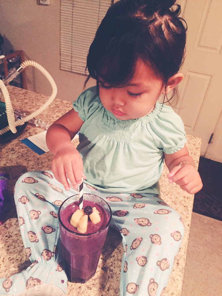 aneeeleigh's tweet photo. Blueberry Banana Almond Milkshake with my Baby Love ❤️🍌🍇🍧 #happyfifteenthmylove https://t.co/1CDIOJIitf