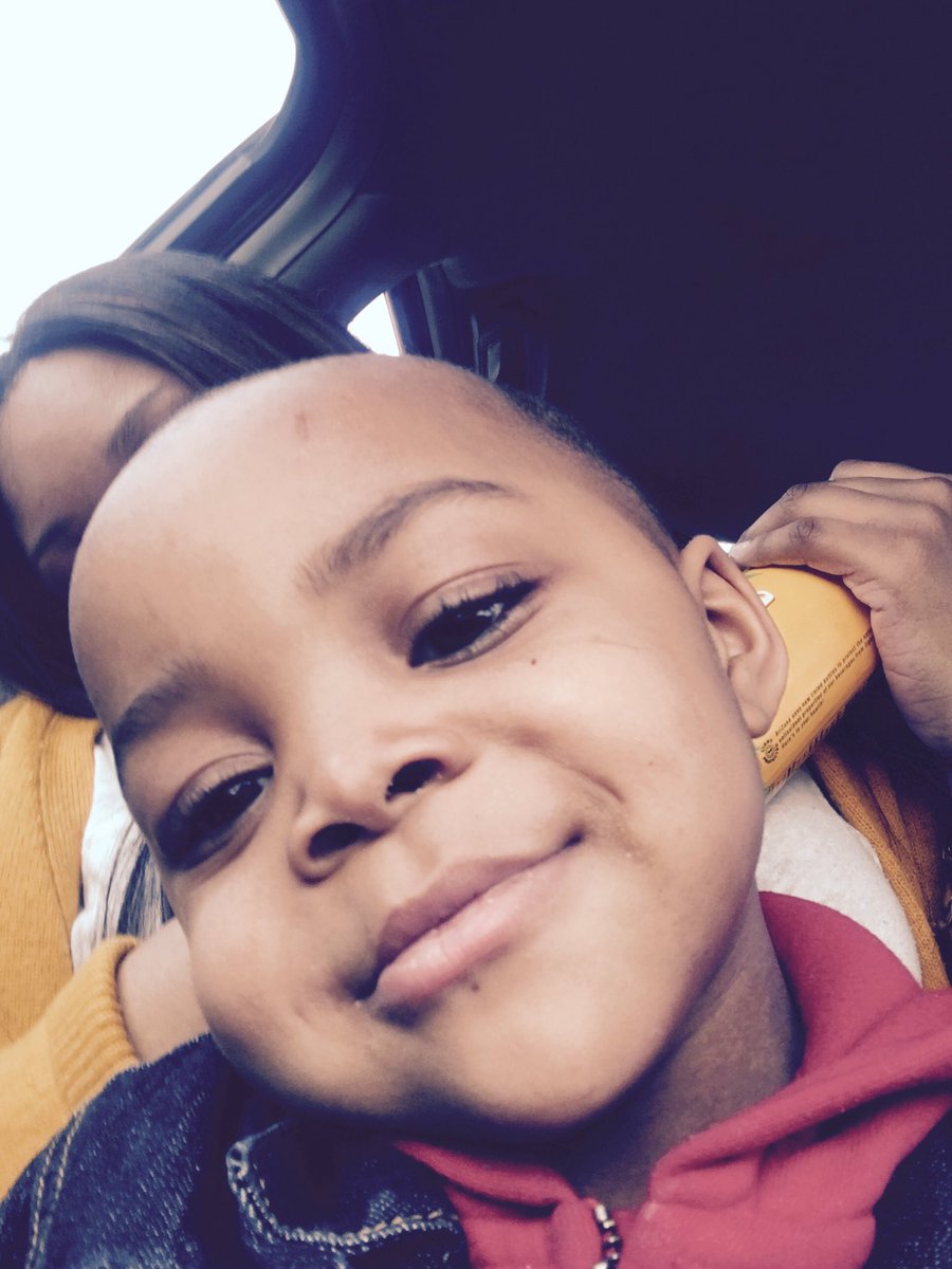 _aairb's tweet photo. He was not tryna let me get in the picture๐๐๐ #sidebitchesbelike https://t.co/7LFtV1Wx6T