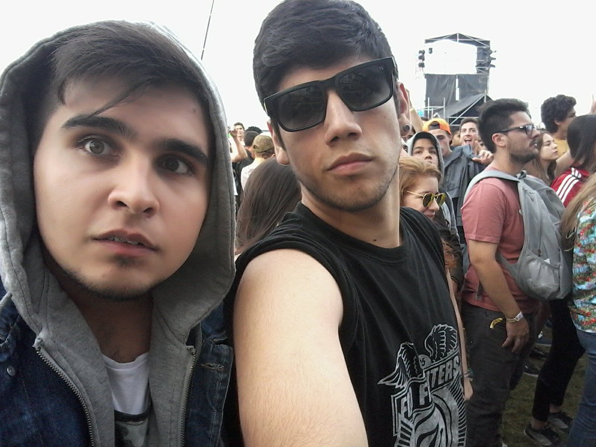 LucasDz_Reeve's tweet photo. Escuchando a #Gramatic con @DevilFontoura_ https://t.co/lMlDPlrBqe
