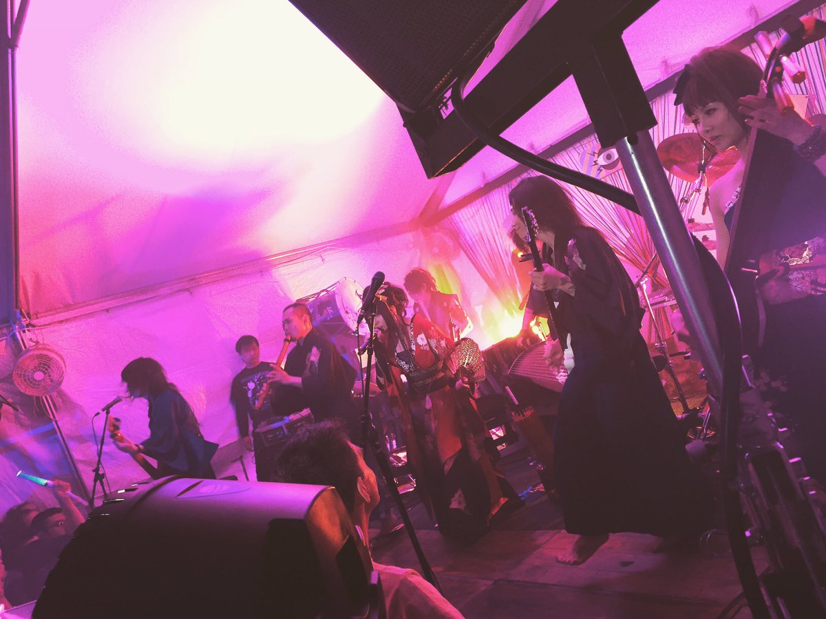 smartpunk's tweet photo. ALL HAIL @WAGAKKIBAND 🙌
#wagakkiband #swsx2016 #SXSPUNK https://t.co/ulMgPA1CpE