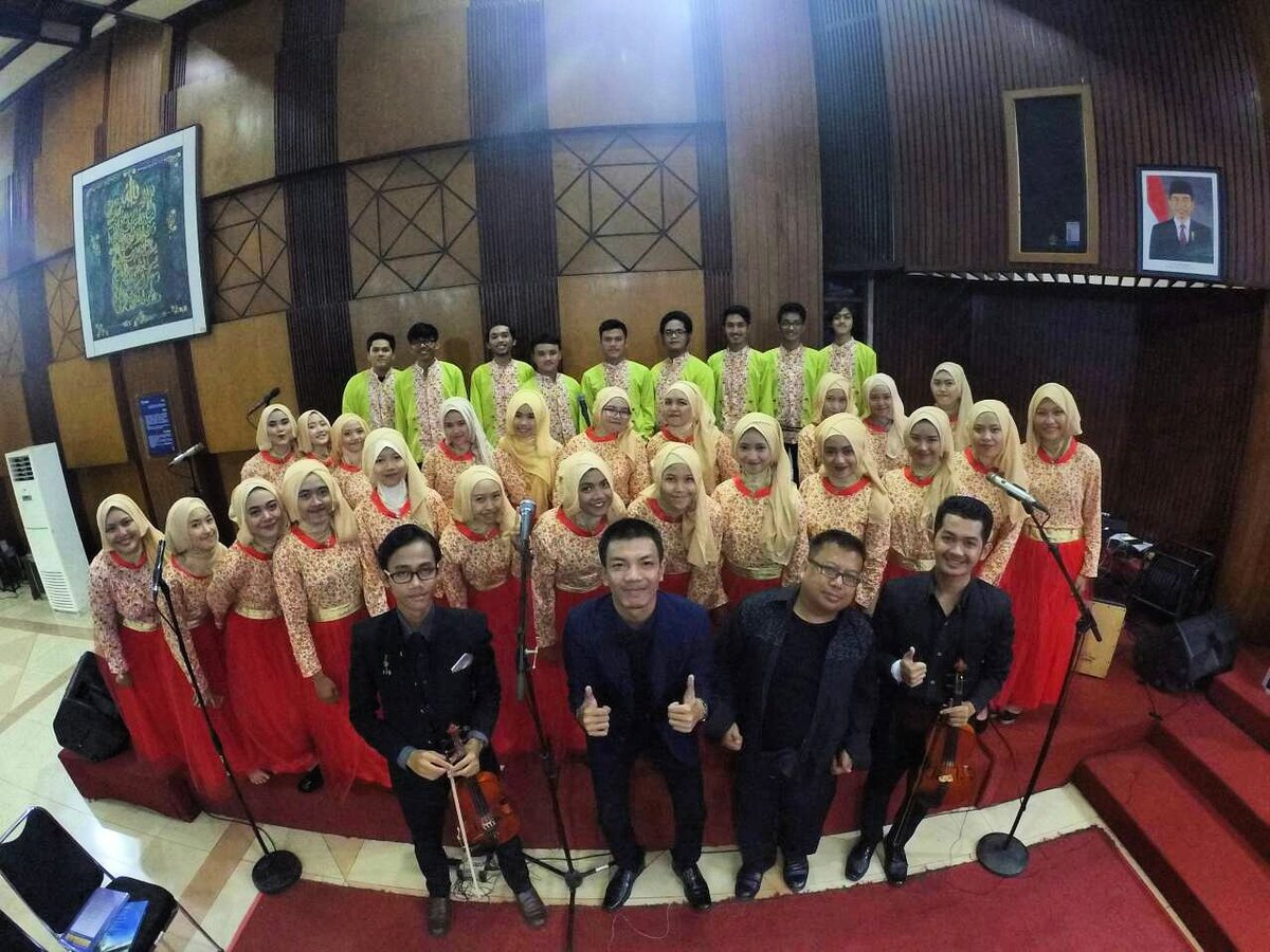 Perfome wisuda gelombang 1 unisba