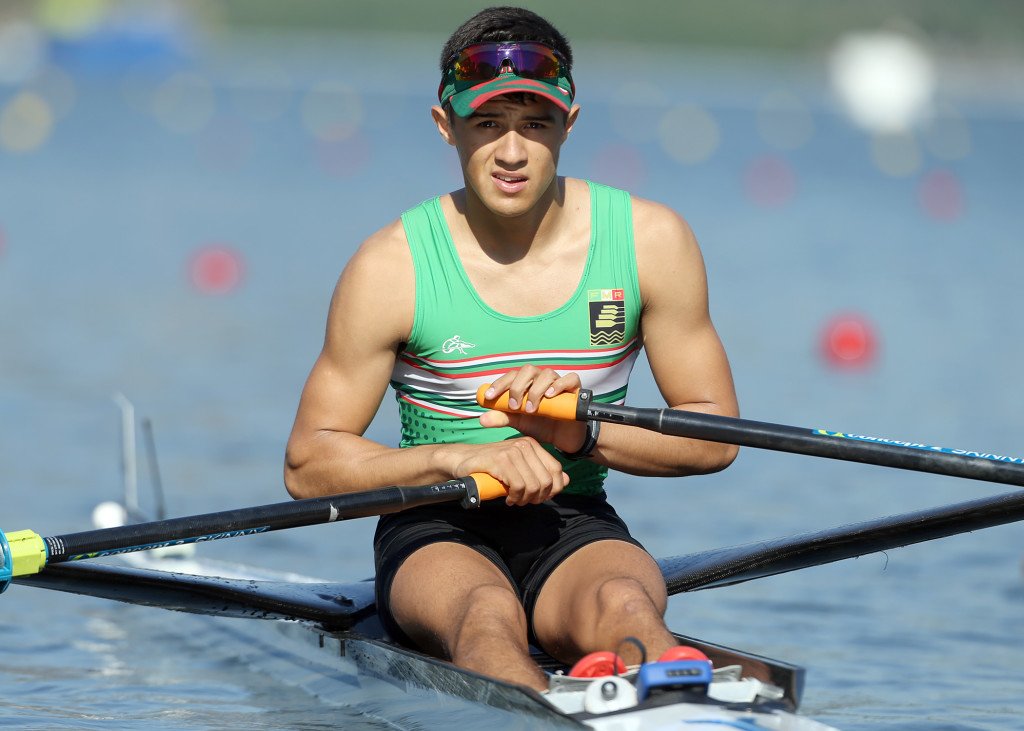 conadeoficial's tweet photo. #Remo A sus 18 años Alexis López busca el sueño olímpico 🚣 ¡Mucho éxito! https://t.co/fsP2Vnd2oy https://t.co/gRou5TSBG4