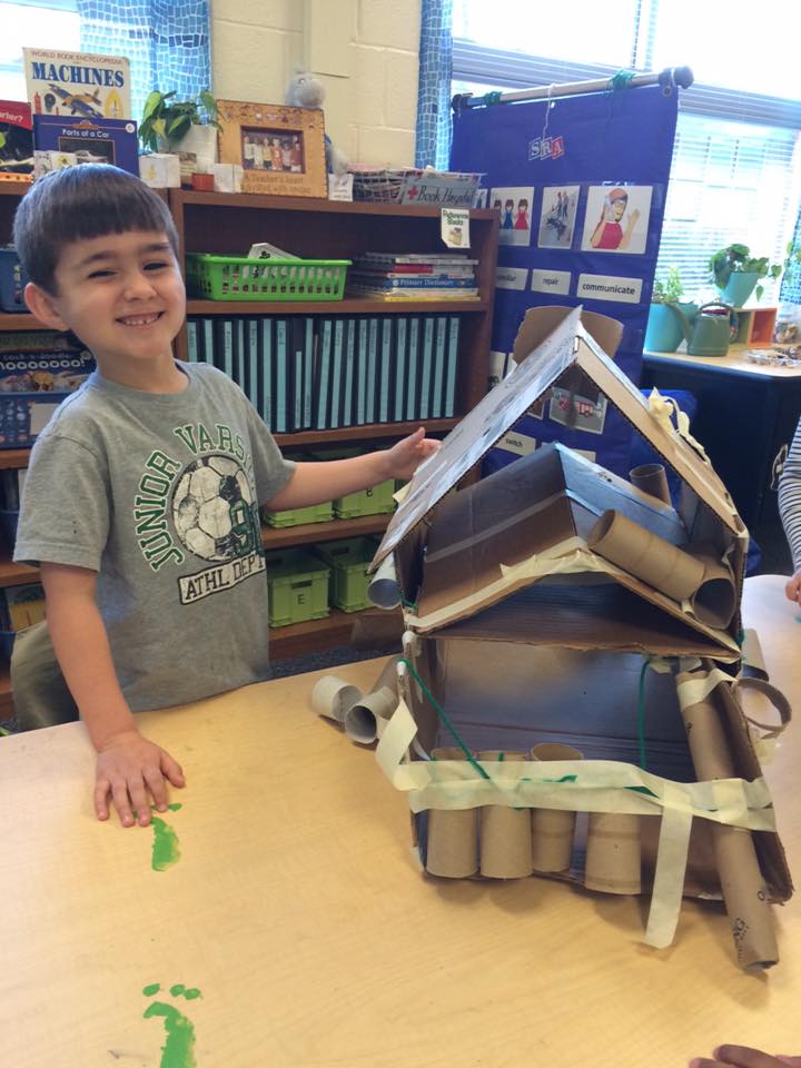 emnlopez's tweet photo. Junk sculptures = leprechaun traps @OakhurstSTEAM @CSRileyTeach @LSGFund #LSGpd https://t.co/TJQf9fPoTI