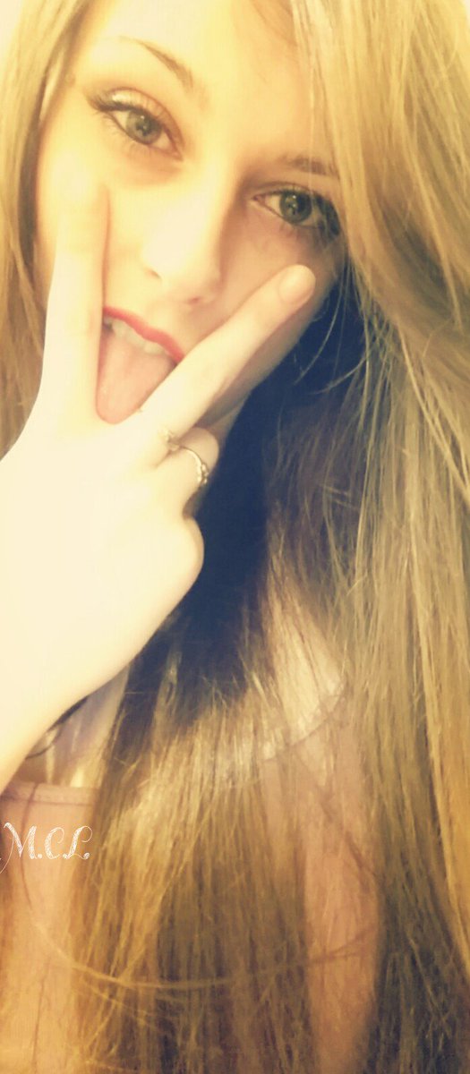 Chloe_Lovelock's tweet photo. Great Session With A Little RunAway On #KIK 😈 Happy You Came Crawling Back Sub! #Findom #EliteDomme @underdeskloser https://t.co/69Y2NQrP3P