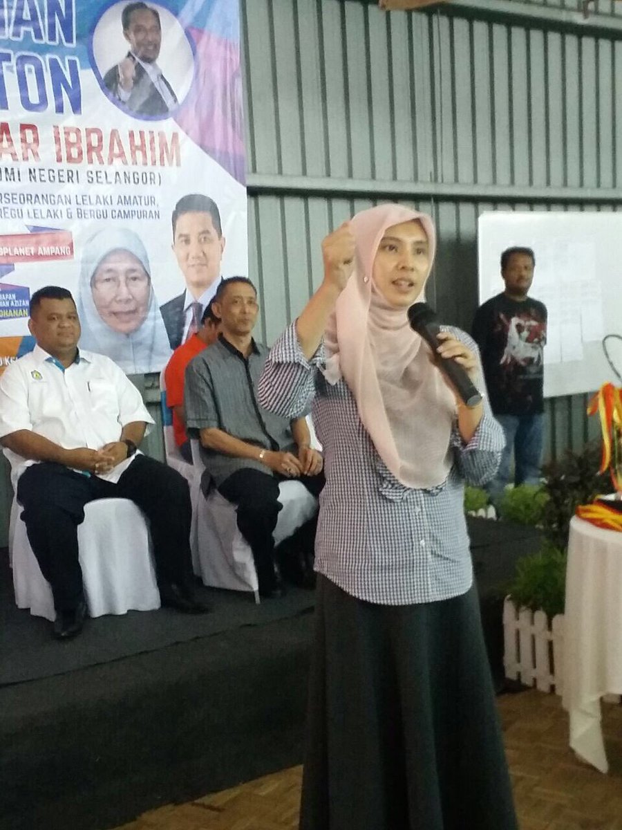 n_izzah tweet picture