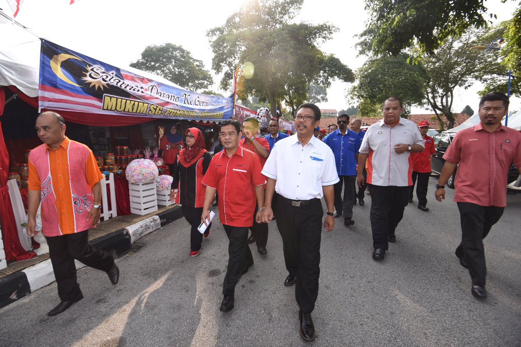 japenjohor's tweet photo. Perasmian #SemarakK1M @PeneranganJohor 2016. Sambutan meriah ketibaan TKP @JPenerangan, Datuk Mohd Sukari. #jauharku https://t.co/2SwFxoo7h9