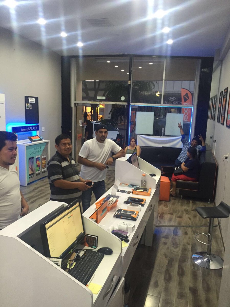 Jetwirelessgrp's tweet photo. Customer shout out!! For all our #boostmobilenation #Jetwirelessgroup @boostmobile @ https://t.co/JRRNs7WBxl