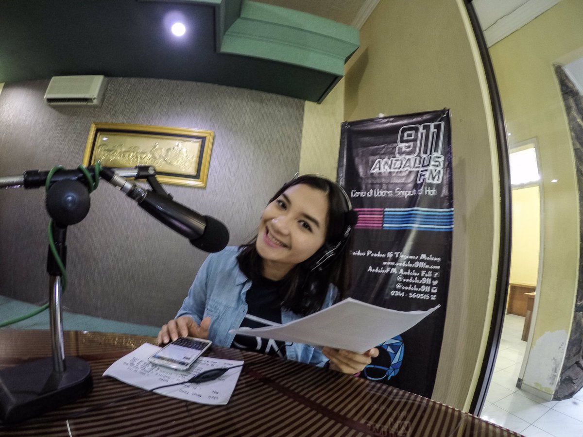 IkaPutri now airing at <a href="/andalus911/">suara gendang berdendang</a> cc <a href="/ikaputriaja/">IkaPutri.W</a> <a href="/IkaPutriLand/">IKA PUTRI MANAGEMENT</a> <a href="/NAGASWARA_ID/">NAGASWARA Music</a> #malang
