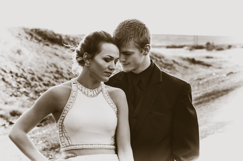 UImages's tweet image. Prom 2016 with Dylan and Rachel 
#prom #highschool #classy #blackandwhite #classic #cool