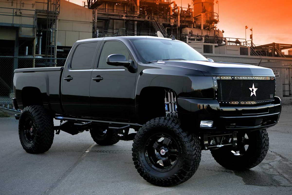 TruckUniverse's tweet image. Murdered Out Chevy